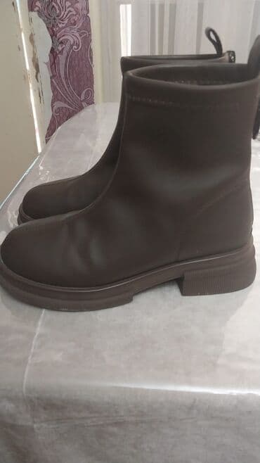 Ölçü: 37, rəng - Qəhvəyi, İşlənmiş lalafo.az -da Ölçü: 37, rəng - Qəhvəyi, İşlənmiş