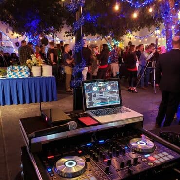 Dj axtarırsız? o zaman düz elandasız😎🤟🏽 Toy👰🏼🤵🏻 Nişan💍 Xınayaxdı💃🏻 Ad lalafo.az -da Dj axtarırsız? o zaman düz elandasız😎🤟🏽 Toy👰🏼🤵🏻 Nişan💍 Xınayaxdı💃🏻 Ad