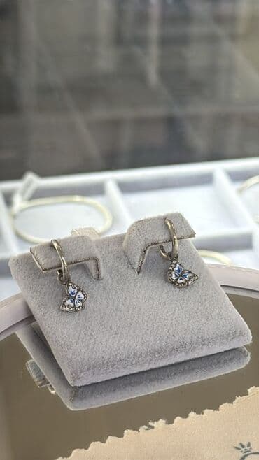 Zərif qadın sırğaları kolleksiyası - Kəpənək asqılı sırğalar: Gümüş lalafo.az -da Zərif qadın sırğaları kolleksiyası - Kəpənək asqılı sırğalar: Gümüş