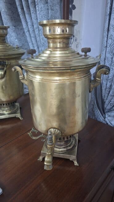 Antik samovar 10litr– “İvan Batashev, Tula” istehsalı.18medalı var. - lalafo.az -da Antik samovar 10litr– “İvan Batashev, Tula” istehsalı.18medalı var. -