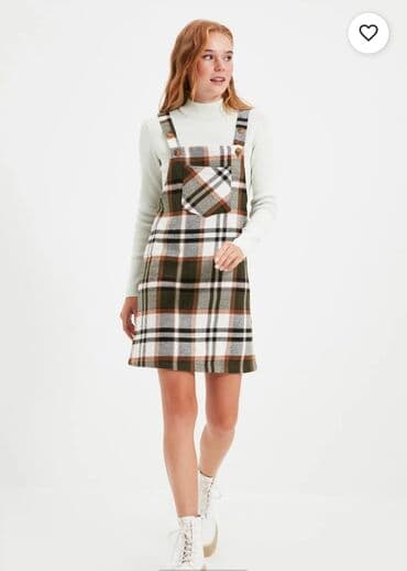 Heç geyinilmeyib,ölçüsü sehv gelib deye satılır Qız üçün xalı naxışlı lalafo.az -da Heç geyinilmeyib,ölçüsü sehv gelib deye satılır Qız üçün xalı naxışlı