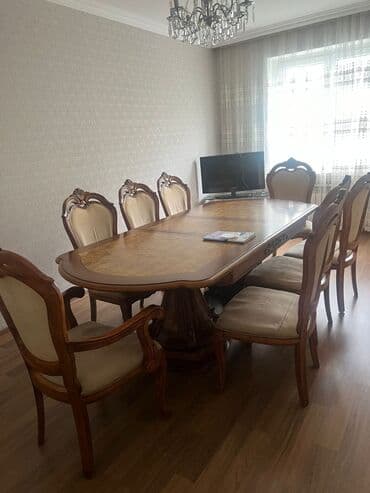 Qonaq otağı üçün, İşlənmiş, 8 stul lalafo.az -da Qonaq otağı üçün, İşlənmiş, 8 stul