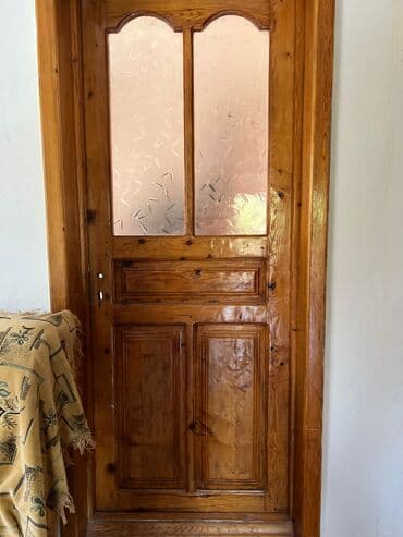 1ədədi60 AZN Buzlu şüşə panelləri olan taxta qapı, otaqlara təbii işıq lalafo.az -da 1ədədi60 AZN Buzlu şüşə panelləri olan taxta qapı, otaqlara təbii işıq