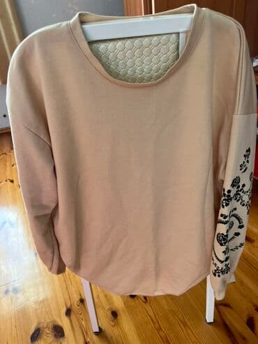 Bej rəngli qadın svitşot - Model: oversize kəsimli, yuvarlaq yaxalı - lalafo.az -da Bej rəngli qadın svitşot - Model: oversize kəsimli, yuvarlaq yaxalı -