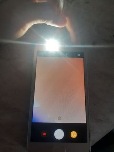 Samsung Galaxy J2 Pro 2018, 16 GB, rəng - Qızılı, İki sim kartlı lalafo.az -da Samsung Galaxy J2 Pro 2018, 16 GB, rəng - Qızılı, İki sim kartlı