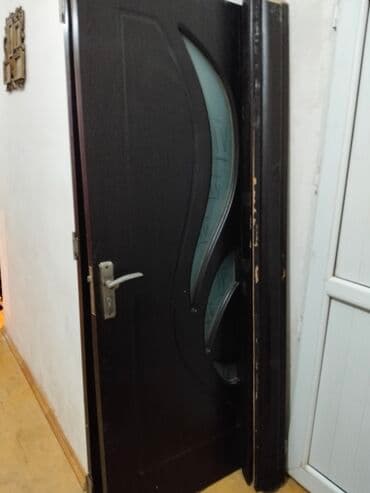 Daxili otaq qapısı – tünd qəhvəyi rəngdə, müasir dizaynlı. - Material lalafo.az -da Daxili otaq qapısı – tünd qəhvəyi rəngdə, müasir dizaynlı. - Material