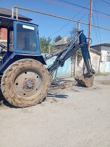 Manipulyatorlar: Ekskavator-yükləyici traktor - Rəng: mavi, kabinalı - Ön tərəfdə lalafo.az -da — 3 Manipulyatorlar: Ekskavator-yükləyici traktor - Rəng: mavi, kabinalı - Ön tərəfdə — 3