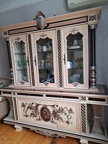 Klassik üslublu vitrin-bufet mebeli - Material: ağac əsaslı korpus lalafo.az -da Klassik üslublu vitrin-bufet mebeli - Material: ağac əsaslı korpus