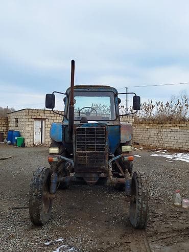 Kənd təsərrüfatı üçün universal təkərli traktor - Kabinli, ön və arxa lalafo.az -da Kənd təsərrüfatı üçün universal təkərli traktor - Kabinli, ön və arxa