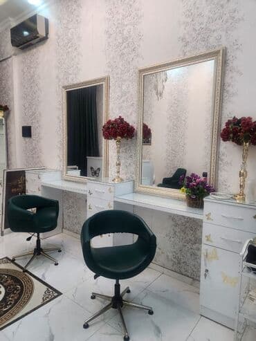 İşlənmiş, Makiyaj üçün masa, Güzgülü lalafo.az -da İşlənmiş, Makiyaj üçün masa, Güzgülü