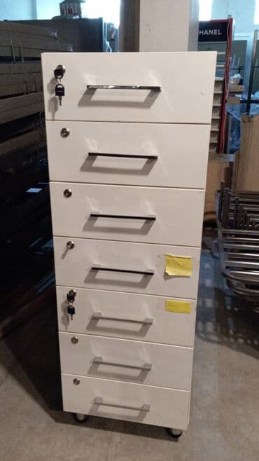 Açarla kilidlənən çekmece dolabı - Material: ağ rəngli metal gövdə - lalafo.az -da Açarla kilidlənən çekmece dolabı - Material: ağ rəngli metal gövdə -