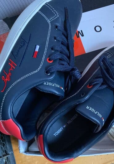 Tommy Hilfiger qadin idman ayaqqabısı - Rəng: tünd göy (dəri lalafo.az -da Tommy Hilfiger qadin idman ayaqqabısı - Rəng: tünd göy (dəri