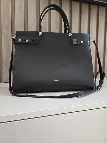 Furla qadın çantası – klassik qara rəng - Material: hamar dəri - lalafo.az -da Furla qadın çantası – klassik qara rəng - Material: hamar dəri -