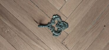 Sovet dönəmi əntiq asılqan (вещалка, бронзовая və) bürüncdəndir6 lalafo.az -da Sovet dönəmi əntiq asılqan (вещалка, бронзовая və) bürüncdəndir6