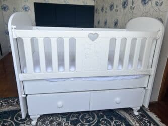 Qapıların rənglənməsi: Uşaq beşiyi seliqeli veziyyetdedir heç bir deffekti yoxdur. Baxan ozu lalafo.az -da — 1 Qapıların rənglənməsi: Uşaq beşiyi seliqeli veziyyetdedir heç bir deffekti yoxdur. Baxan ozu — 1