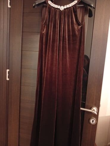 Zərif məxmər gecə geyimi - Rəng: tünd qəhvəyi/şokolad - Parça lalafo.az -da Zərif məxmər gecə geyimi - Rəng: tünd qəhvəyi/şokolad - Parça