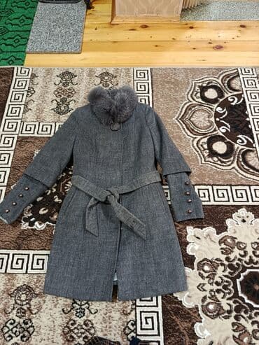 Palto satılır. təzədən seçilmir. qolları düymə ilə ayrılır lalafo.az -da Palto satılır. təzədən seçilmir. qolları düymə ilə ayrılır