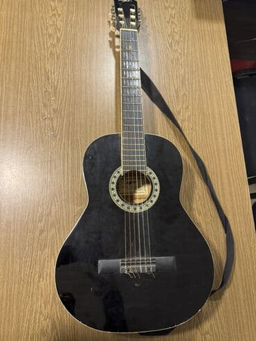 Укулеле: Klassik akustik gitara – qara rəngdə, 6 simli model. - Korpus: klassik at lalafo.az — 1 Укулеле: Klassik akustik gitara – qara rəngdə, 6 simli model. - Korpus: klassik — 1