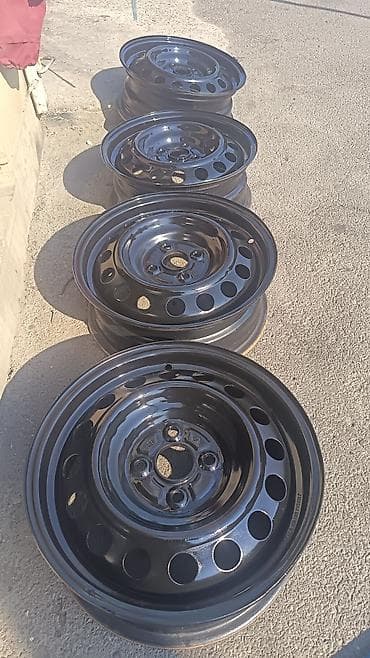 Satılır: 4 ədəd polad disk (qara rəng) - Ölçü: 15 düym (təxmini, foto at lalafo.az Satılır: 4 ədəd polad disk (qara rəng) - Ölçü: 15 düym (təxmini, foto