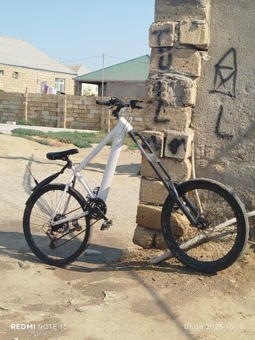 Xüsusi yığılmış uzun çəngəlli velosiped - Çərçivə: polad, ağ rəng - lalafo.az -da Xüsusi yığılmış uzun çəngəlli velosiped - Çərçivə: polad, ağ rəng -