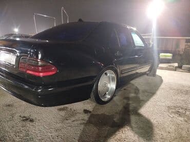 Mercedes-Benz E‑Class (W210) sedan - Korpus: qara rəng, 4 qapı lalafo.az -da Mercedes-Benz E‑Class (W210) sedan - Korpus: qara rəng, 4 qapı