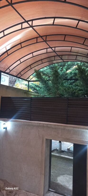 Jalüz gün qran hasar üstü Təsvir: - Yarımkörpə (arkalı) konstruksiya lalafo.az -da Jalüz gün qran hasar üstü Təsvir: - Yarımkörpə (arkalı) konstruksiya