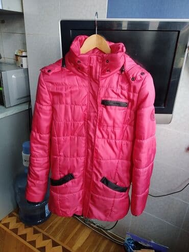 Куртка зимняя,с отстегивающимся капюшоном, длинная, как lalafo.az -da Куртка зимняя,с отстегивающимся капюшоном, длинная, как