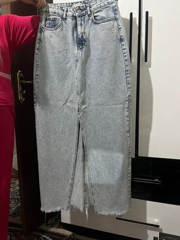 Məhsul: qadın geyim dəsti – cins ətək və yüngül qara gödəkçə - Cins lalafo.az -da Məhsul: qadın geyim dəsti – cins ətək və yüngül qara gödəkçə - Cins