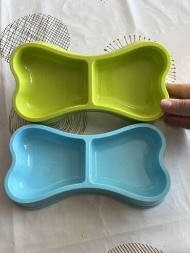 İkili heyvan yem qabı – sümük formalı - Rənglər: açıq yaşıl və açıq lalafo.az -da İkili heyvan yem qabı – sümük formalı - Rənglər: açıq yaşıl və açıq