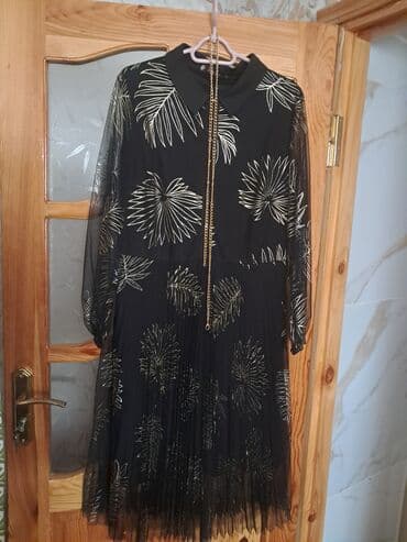 Qara rəngli şifon qadın donu - Naqış: Qızılı rəngdə yarpaq motivləri lalafo.az -da Qara rəngli şifon qadın donu - Naqış: Qızılı rəngdə yarpaq motivləri