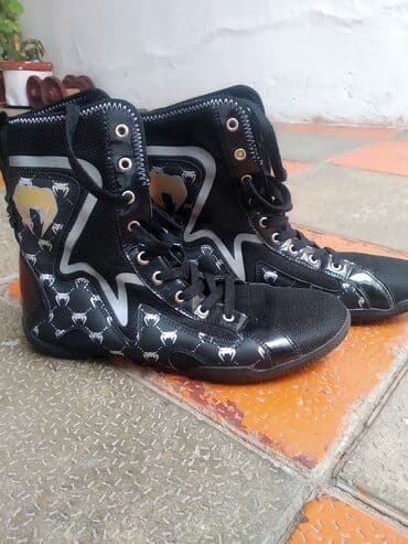 Boks/Qreplinq üçün yüngül idman ayaqqabıları ikici əl bir dəfə lalafo.az -da Boks/Qreplinq üçün yüngül idman ayaqqabıları ikici əl bir dəfə