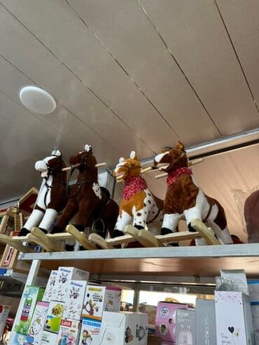 Taxta yellənən at oyuncağı. Müxtəlif rənglərdə, yumşaq materialdan lalafo.az -da Taxta yellənən at oyuncağı. Müxtəlif rənglərdə, yumşaq materialdan