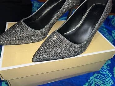 250 manata alinib 1 defe geyinilib 38 razmer.watcapla elaqe lalafo.az -da 250 manata alinib 1 defe geyinilib 38 razmer.watcapla elaqe