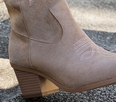 Qadınlar üçün süet kovboy üslublu bot - Rəng: bej/qum tonu - lalafo.az -da Qadınlar üçün süet kovboy üslublu bot - Rəng: bej/qum tonu -