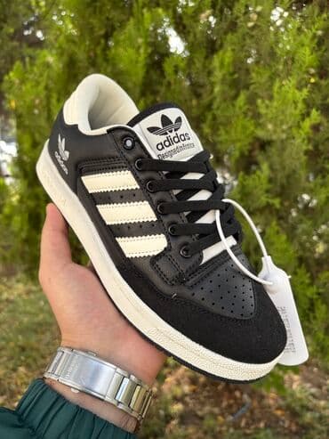 Adidas Originals kişi idman ayaqqabısı - Model: Aşağı profilli lalafo.az -da Adidas Originals kişi idman ayaqqabısı - Model: Aşağı profilli