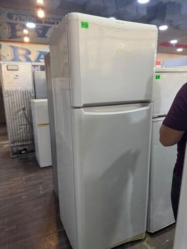 Iki qapılı ağ soyuducu - Üst kamera: dondurucu, alt kamera: soyuducu lalafo.az -da Iki qapılı ağ soyuducu - Üst kamera: dondurucu, alt kamera: soyuducu