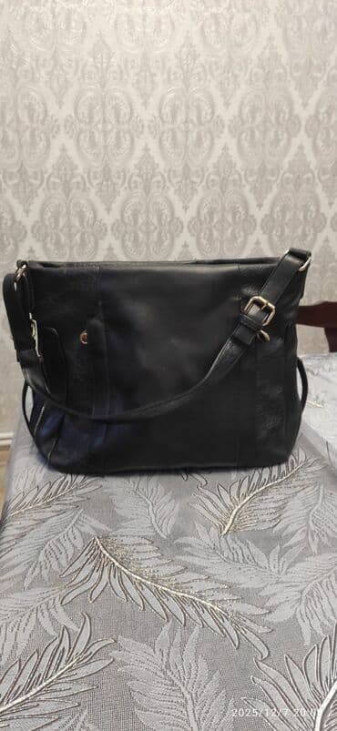 Qara çiyin/çarpaz asma çanta - Material: süni dərini xatırladan hamar lalafo.az -da Qara çiyin/çarpaz asma çanta - Material: süni dərini xatırladan hamar