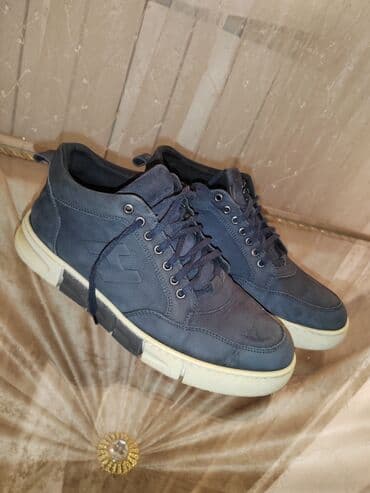 Ayaqqabı az geyinilib Üstü zamuj kimidir 70 manata alınıb Real lalafo.az -da Ayaqqabı az geyinilib Üstü zamuj kimidir 70 manata alınıb Real