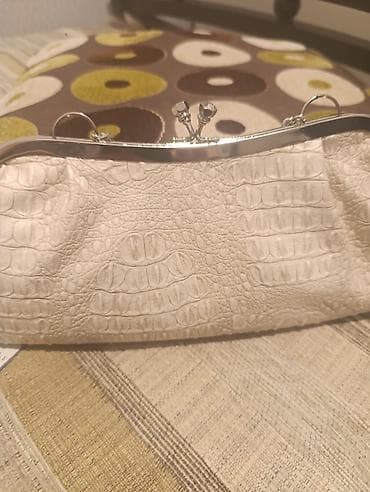 Ağ rəngli, kroko fakturalı qadın clutch çantası - Material: süni lalafo.az -da Ağ rəngli, kroko fakturalı qadın clutch çantası - Material: süni