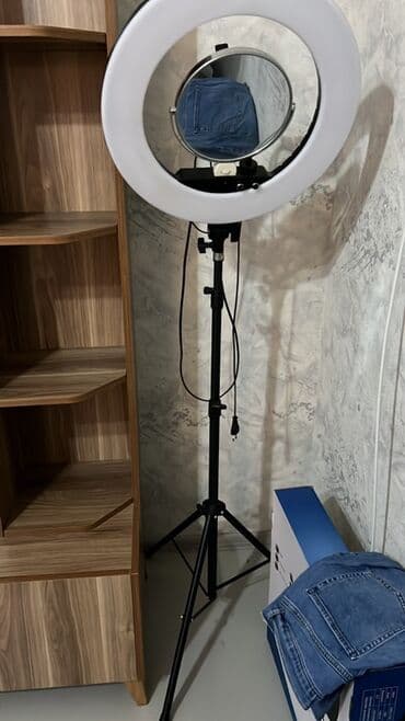 Həlqə işıq dəsti – tripod və güzgü ilə - Böyük diametrli həlqə LED lalafo.az -da Həlqə işıq dəsti – tripod və güzgü ilə - Böyük diametrli həlqə LED