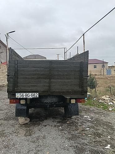 UAZ 452 Buhanka: 2.4 l | 1980 il 124609 km Ofrouder/SUV lalafo.az -da — 2 UAZ 452 Buhanka: 2.4 l | 1980 il 124609 km Ofrouder/SUV — 2