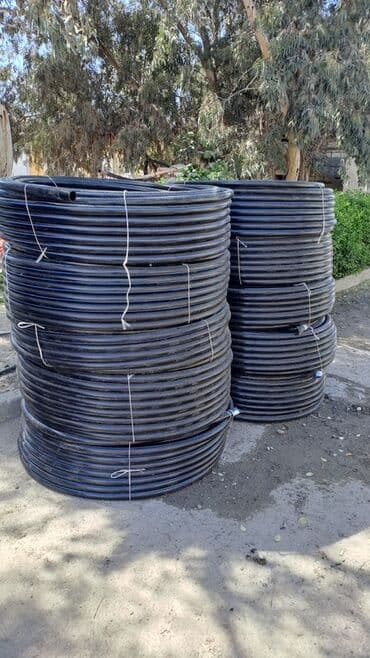 Qara rəngli, diametri təxminən 32 mm olan polietilen su boruları. Hər lalafo.az -da Qara rəngli, diametri təxminən 32 mm olan polietilen su boruları. Hər