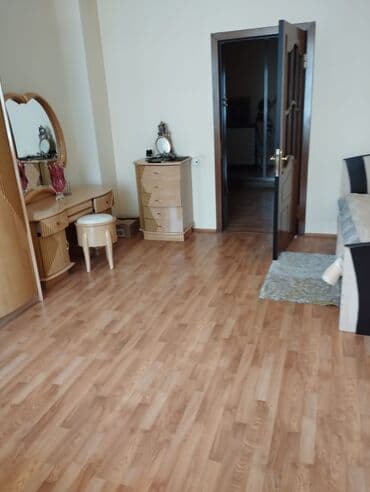 Salam 20 yanvar m/s 5 dəqiqəlik məsafədə ev 3 otaqlıdı otağın biri lalafo.az -da Salam 20 yanvar m/s 5 dəqiqəlik məsafədə ev 3 otaqlıdı otağın biri