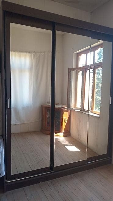 Dolap satilir. Olçu 2. 40 hu Uzunluqu 1 90 der 80 sm Qiymeti 200 azn lalafo.az -da Dolap satilir. Olçu 2. 40 hu Uzunluqu 1 90 der 80 sm Qiymeti 200 azn