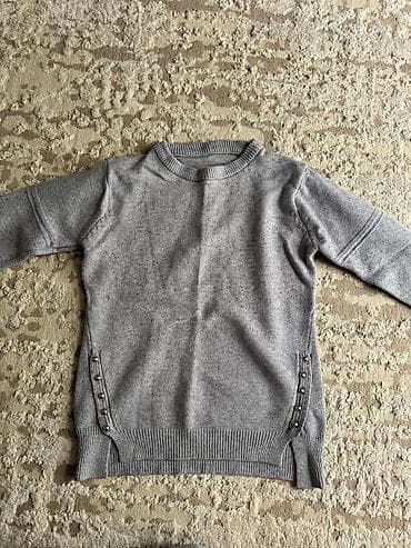 Boz rəngli qadın sviteri - Model: uzunqol, klassik dairəvi yaxalı - lalafo.az -da Boz rəngli qadın sviteri - Model: uzunqol, klassik dairəvi yaxalı -