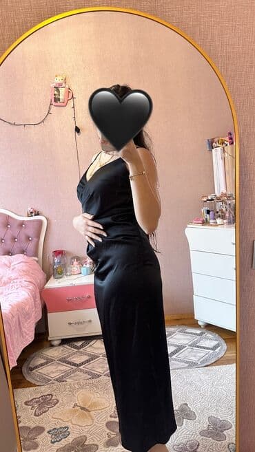 M razmer. 36-38bədənə qədər uyğundur. Qırağı zamokdur. Təmizdir və lalafo.az -da M razmer. 36-38bədənə qədər uyğundur. Qırağı zamokdur. Təmizdir və