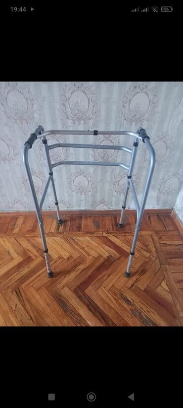 Gəzinti üçün əlil arabası əvəzi kimi istifadə olunan alüminium lalafo.az -da Gəzinti üçün əlil arabası əvəzi kimi istifadə olunan alüminium