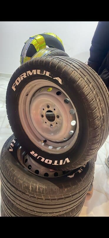 4deded 215 50R13 var satdıq təzə kimidir 20 gündür alınıb diski lalafo.az -da 4deded 215 50R13 var satdıq təzə kimidir 20 gündür alınıb diski