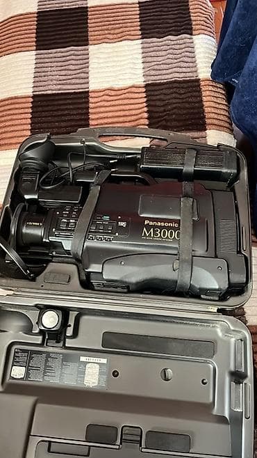 Panasonic M3000 VHS-C videokamera – orijinal sərt daşıma çantası ilə lalafo.az -da — 1 Panasonic M3000 VHS-C videokamera – orijinal sərt daşıma çantası ilə — 1