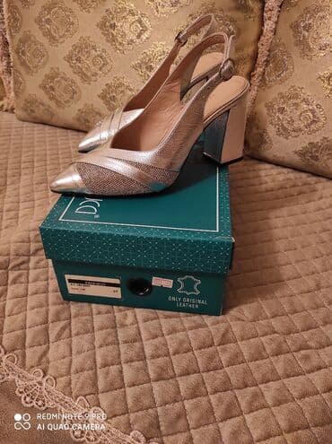 Sumqayıt Vizyon mağazadan alınıb endirimlə 144 Manat .geyinilmeyib .37 lalafo.az -da Sumqayıt Vizyon mağazadan alınıb endirimlə 144 Manat .geyinilmeyib .37